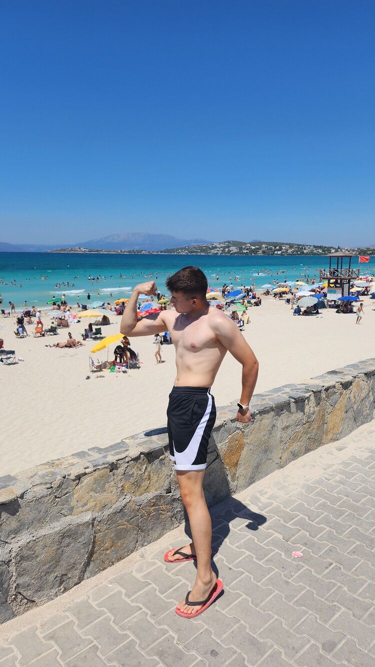  45952358  Cagatay, 21 ,    Mercan