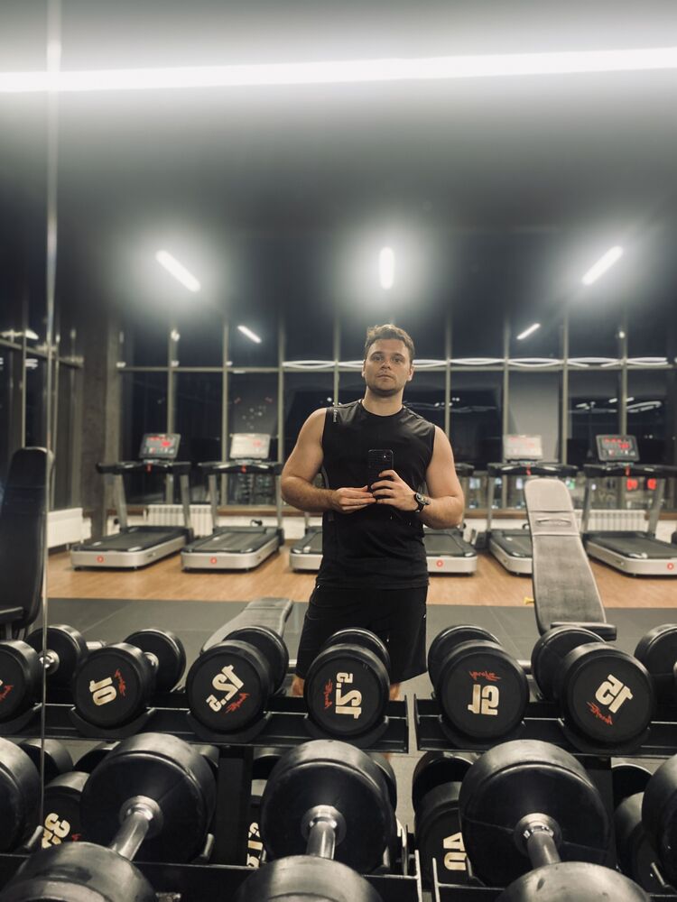  ,   Alex, 32 ,   ,   