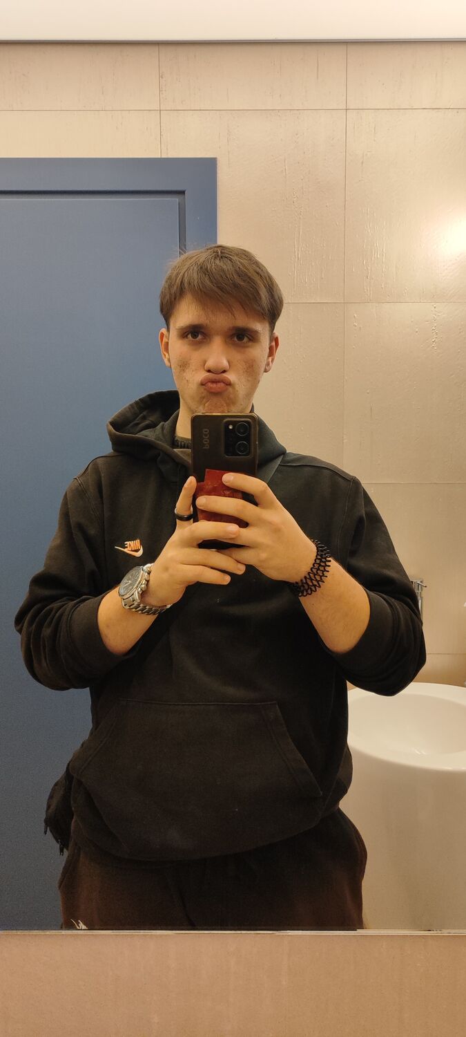  49324448  Ervinas, 18 ,    