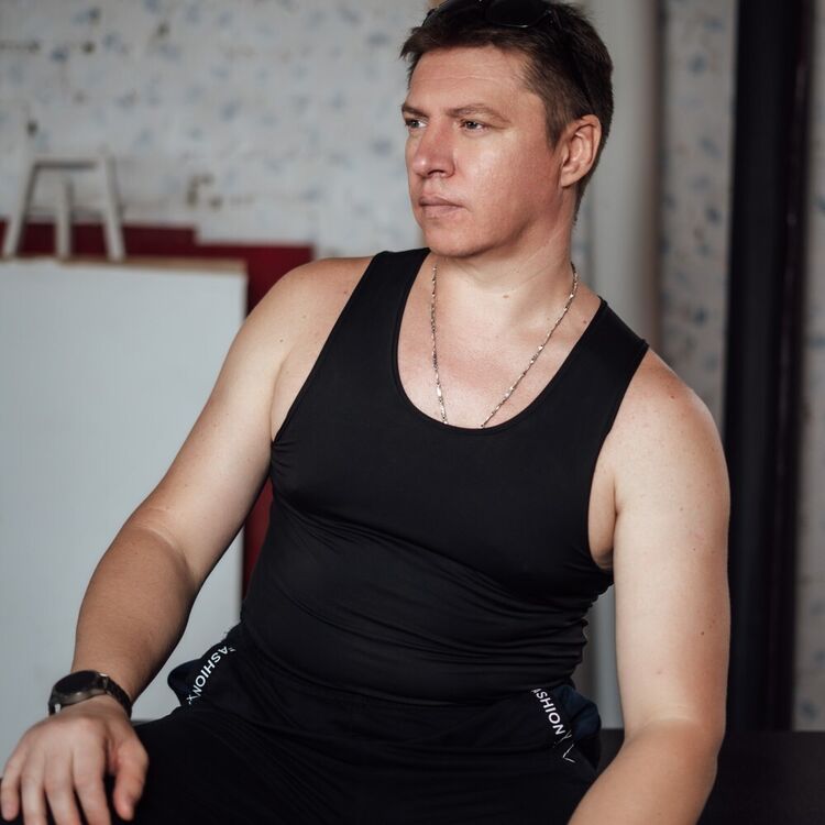  53352918  Alexander, 39 ,    