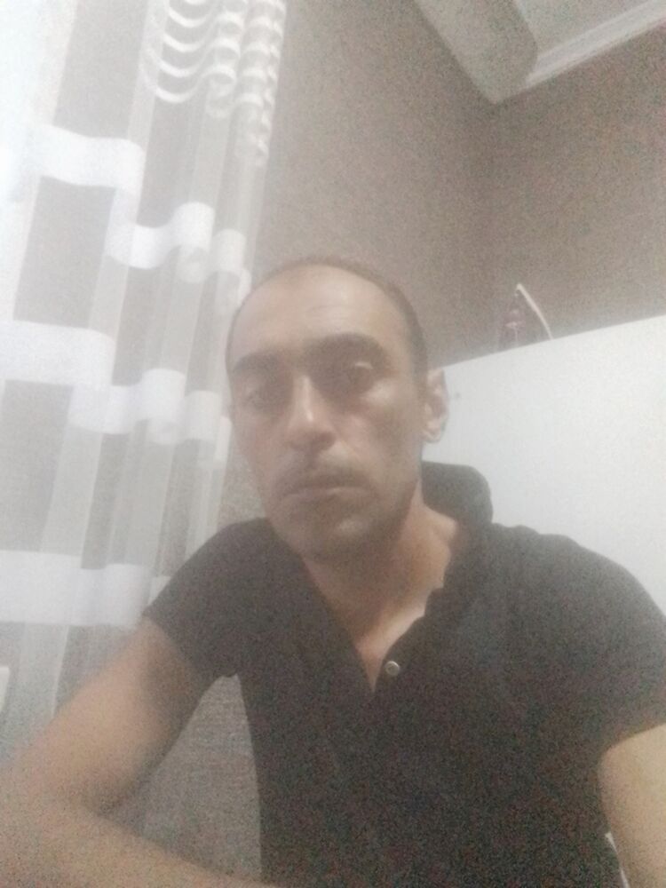  44839158  Hayk, 41 ,    