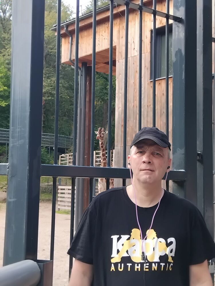  54434738  Saulius, 51 ,    