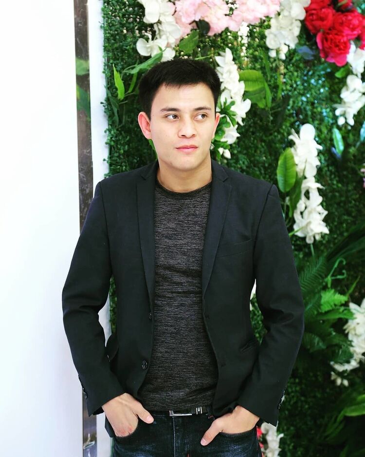  18525268  Nurba, 30 ,    