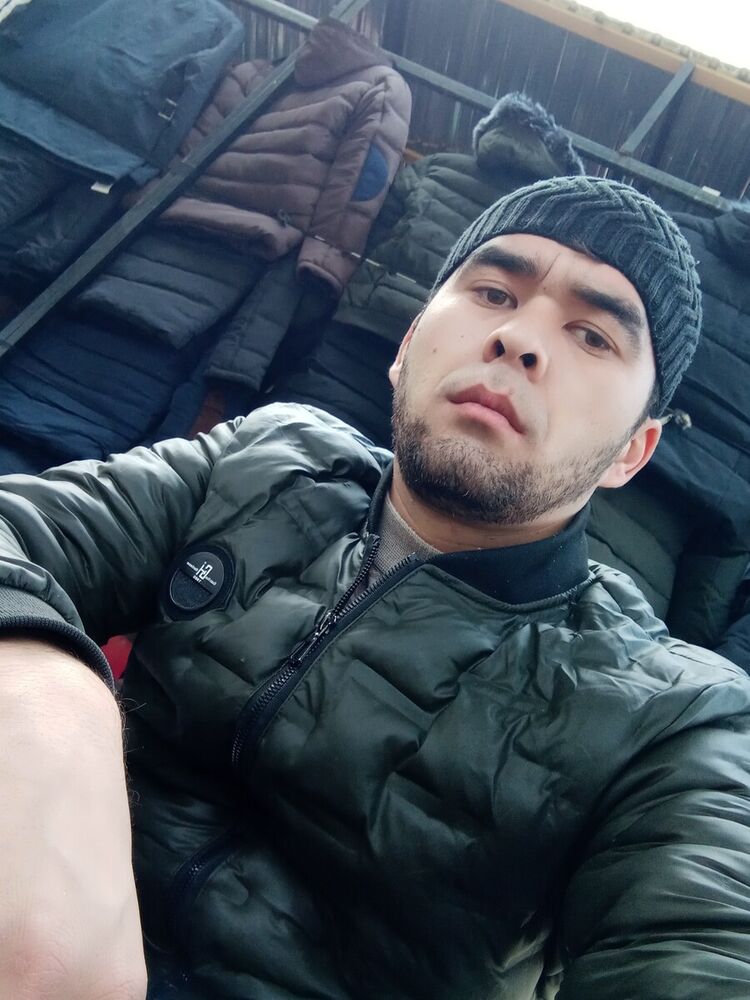  ,   AbduLaziz S, 32 ,   ,   , c 