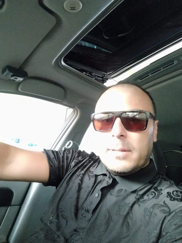  38253818  Kamoliddin, 40 ,    