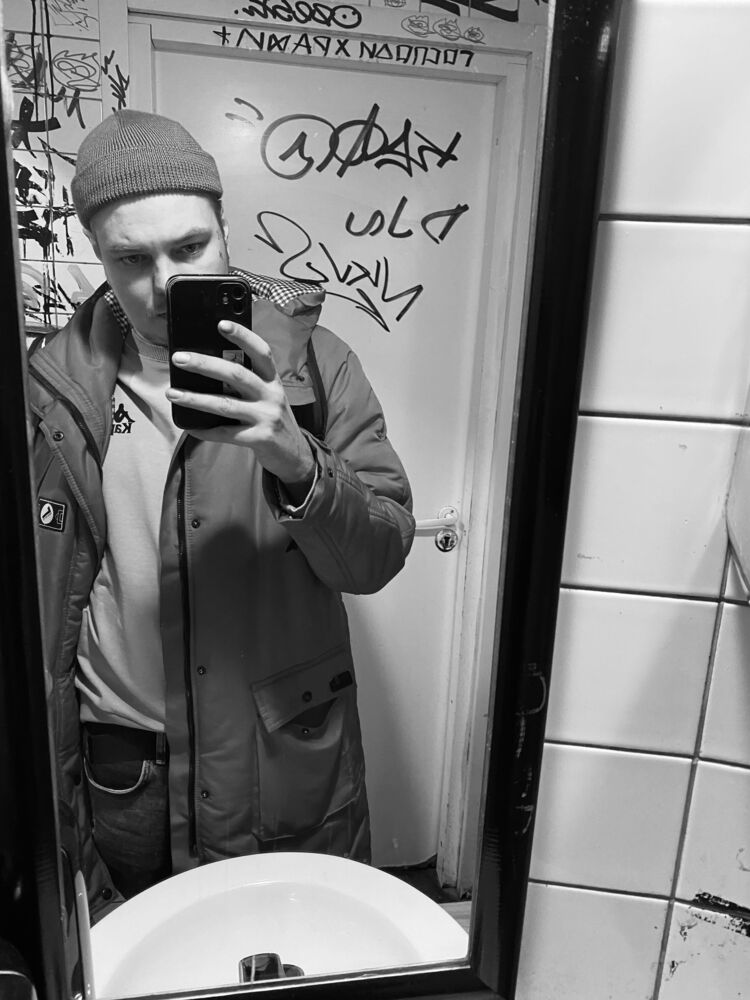  40040758  , 31 ,     