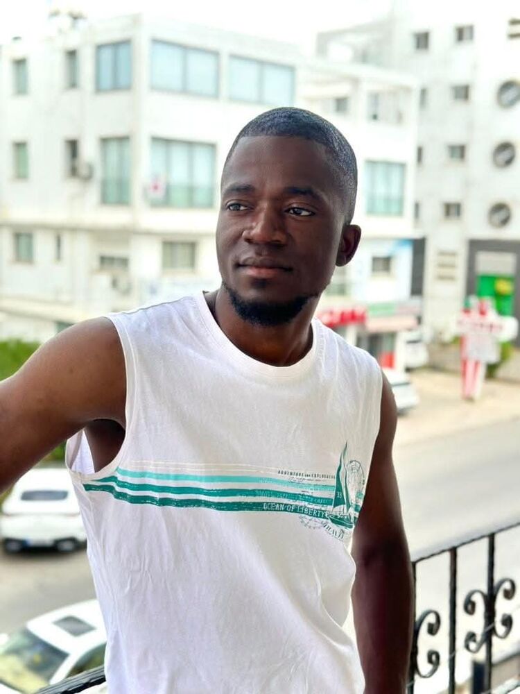  53320828  Jean Kalvin, 25 ,    