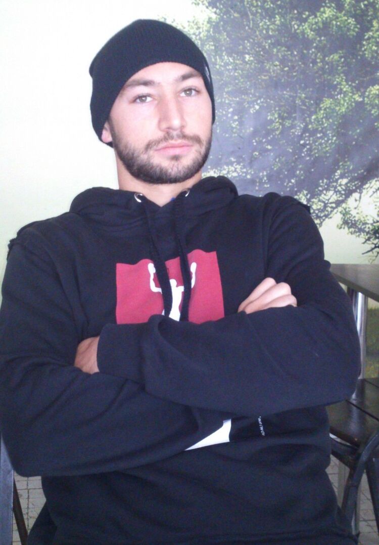  ,   Alen, 36 ,   