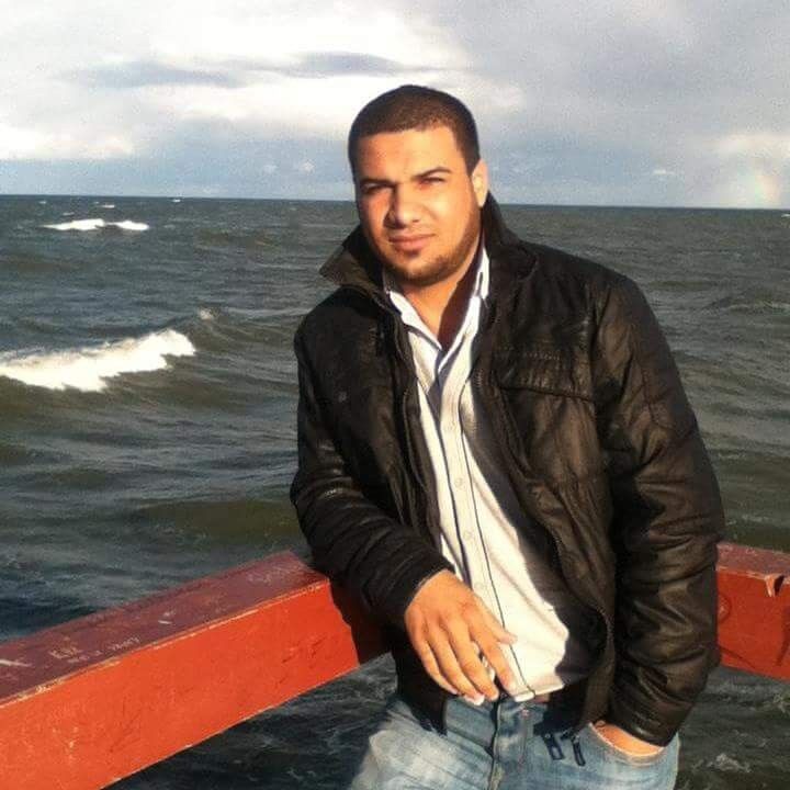  ,   Nassim, 40 ,   ,   , c 