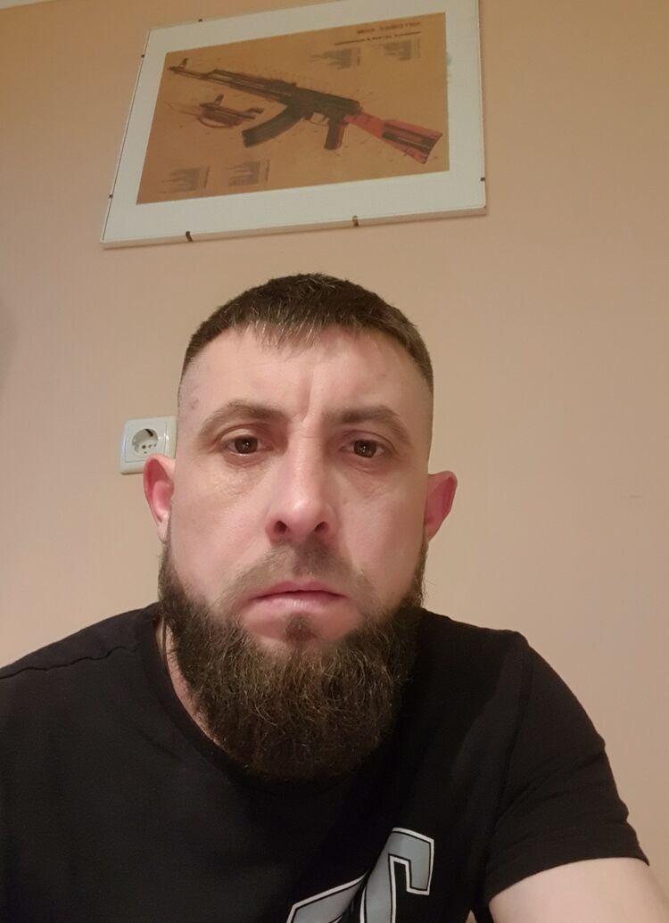  ,   Radik, 40 ,   ,   