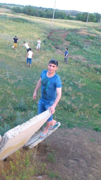  -,   Farxod, 42 ,   ,   , c 
