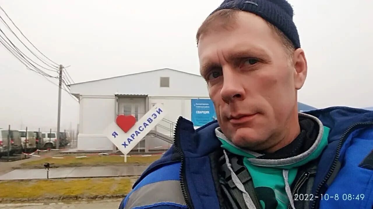  53970228  Nikolai, 40 ,    