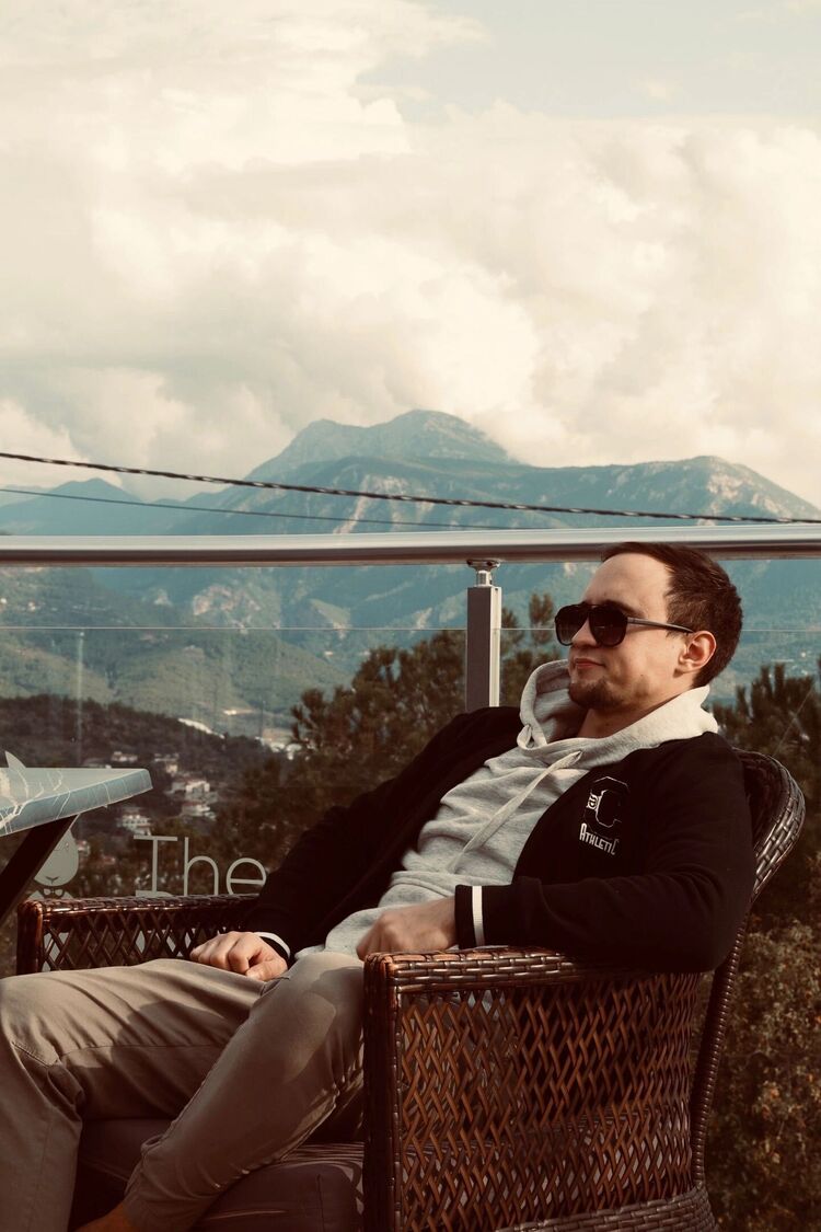  37173518  Denis, 27 ,    Podgorica