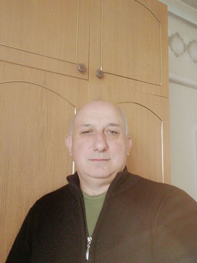  50864098  RUSLAN, 52 ,    