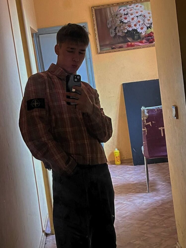  46536078  , 28 ,    
