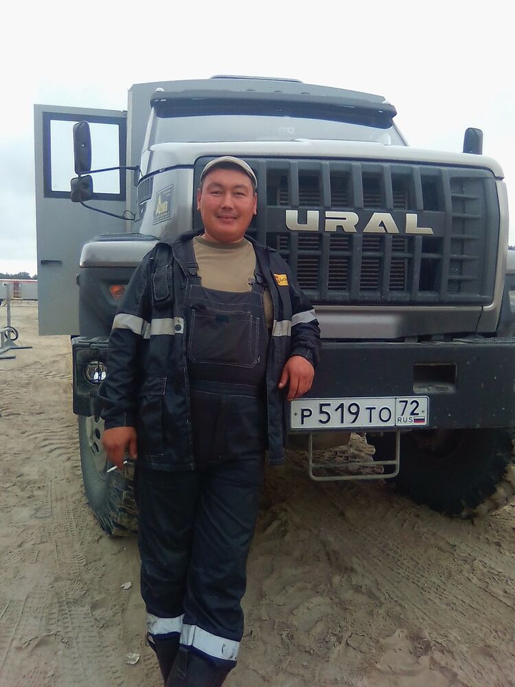 13273608  Ural, 42 ,    