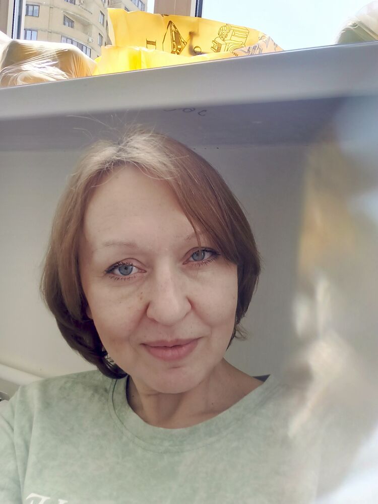  53284248  Nini, 42 ,    