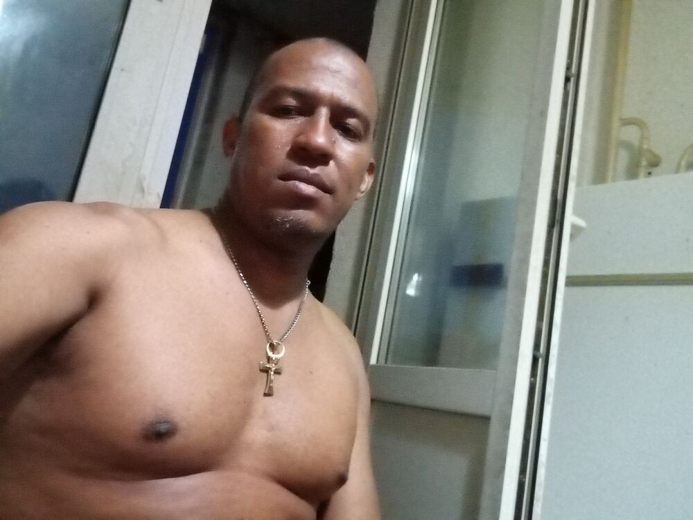  ,   Yuset, 42 ,   ,   