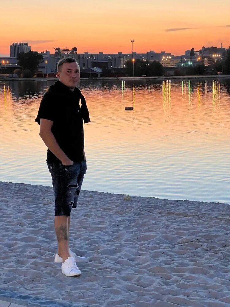  49578158  Mikhail, 32 ,    