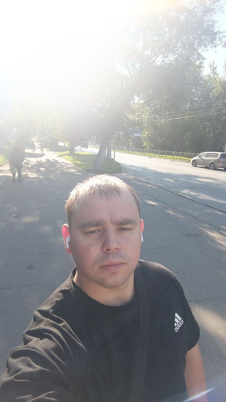  54295828  Valentin, 31 ,    