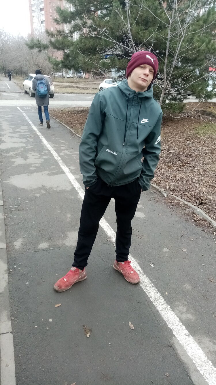  49254698  Alexander, 25 ,    --