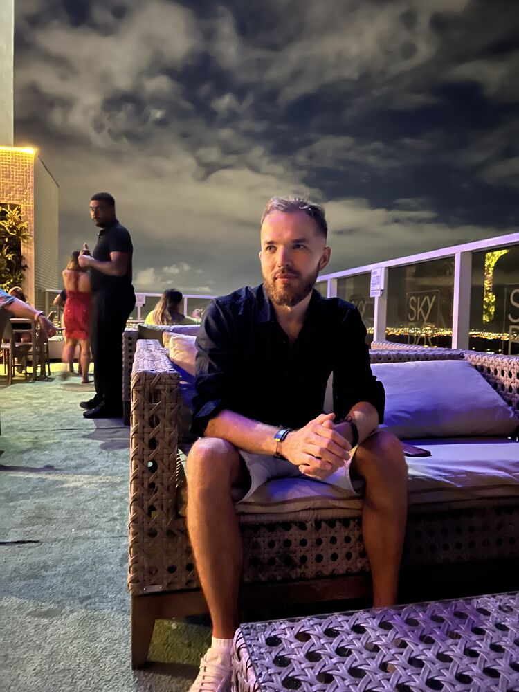  39602088  Nikolai, 29 ,    