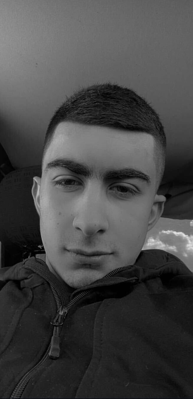  ,   Arman, 20 ,   ,   
