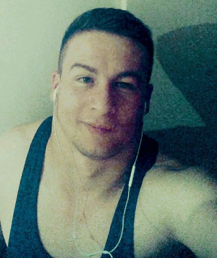  31624618  Lion, 33 ,    