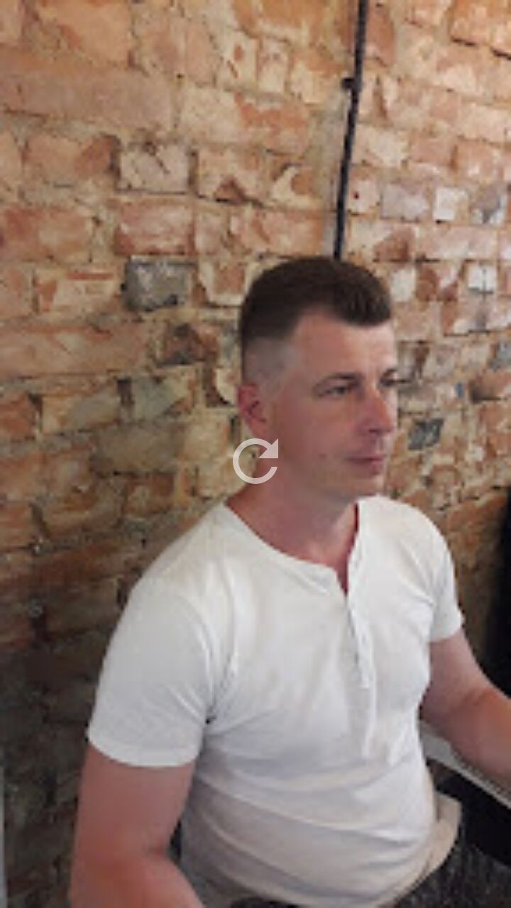  ,   Tim, 40 ,   ,   