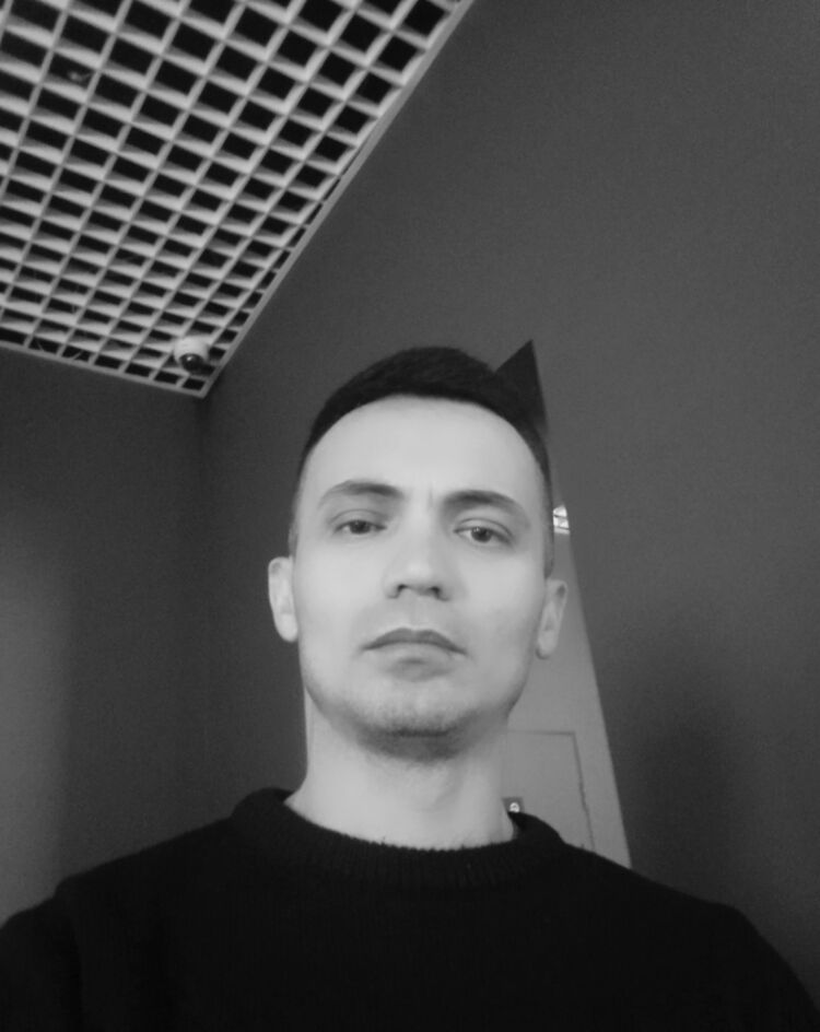  48623158  , 32 ,    