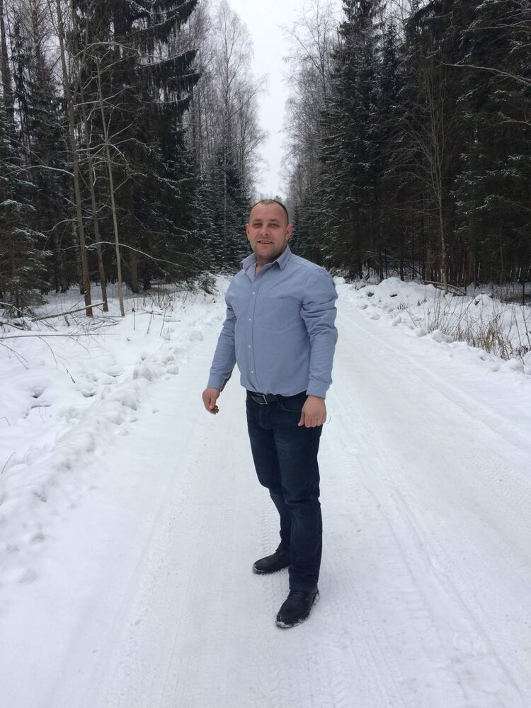  ,   Mikhail, 42 ,   ,   