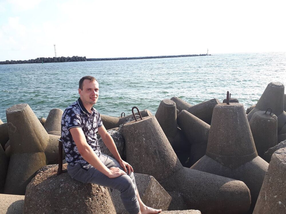  ,   Sergei, 38 ,   c 