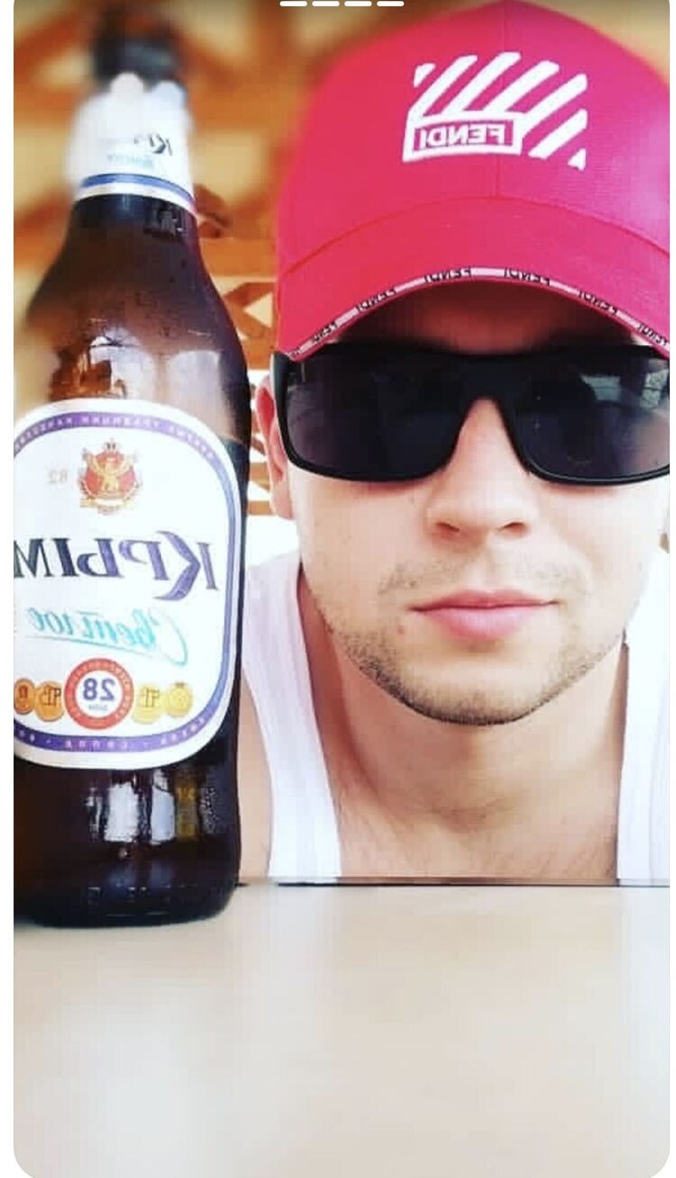  54589818  Anton, 30 ,    