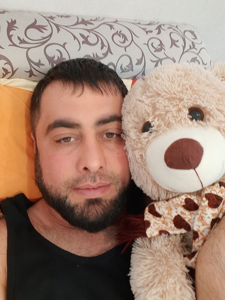  39952178  Sahin, 40 ,    -