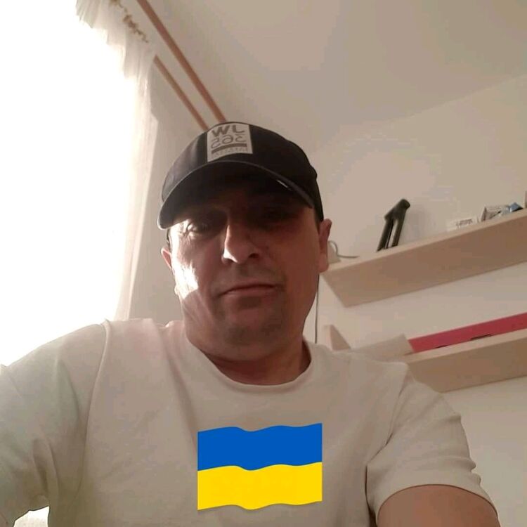  45058958  Yrii, 49 ,    