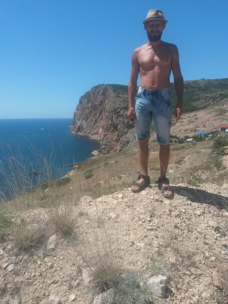  6303898  Sergej, 45 ,    