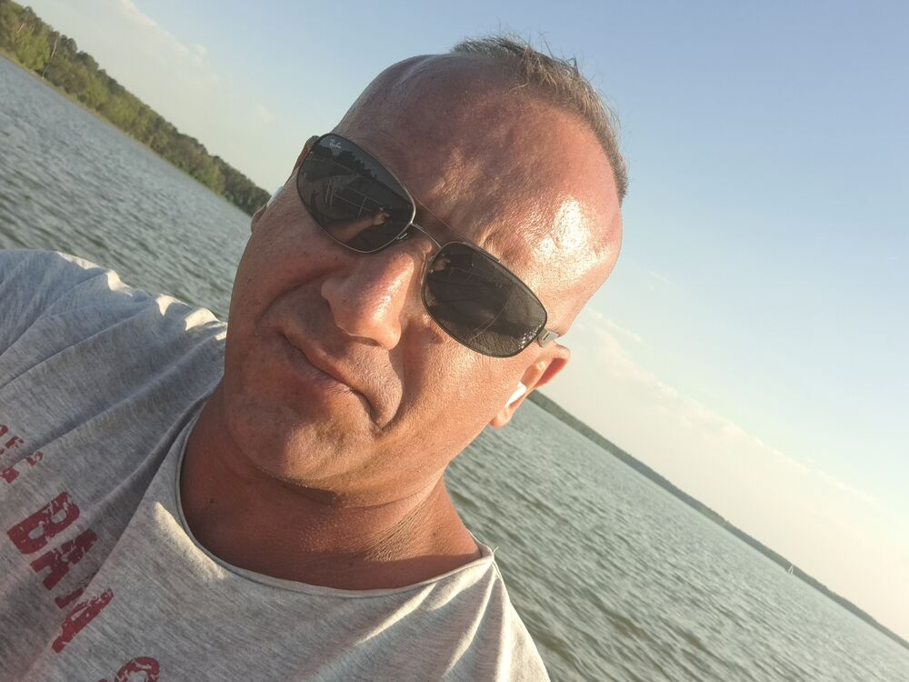  52037198  , 44 ,    Neuwied