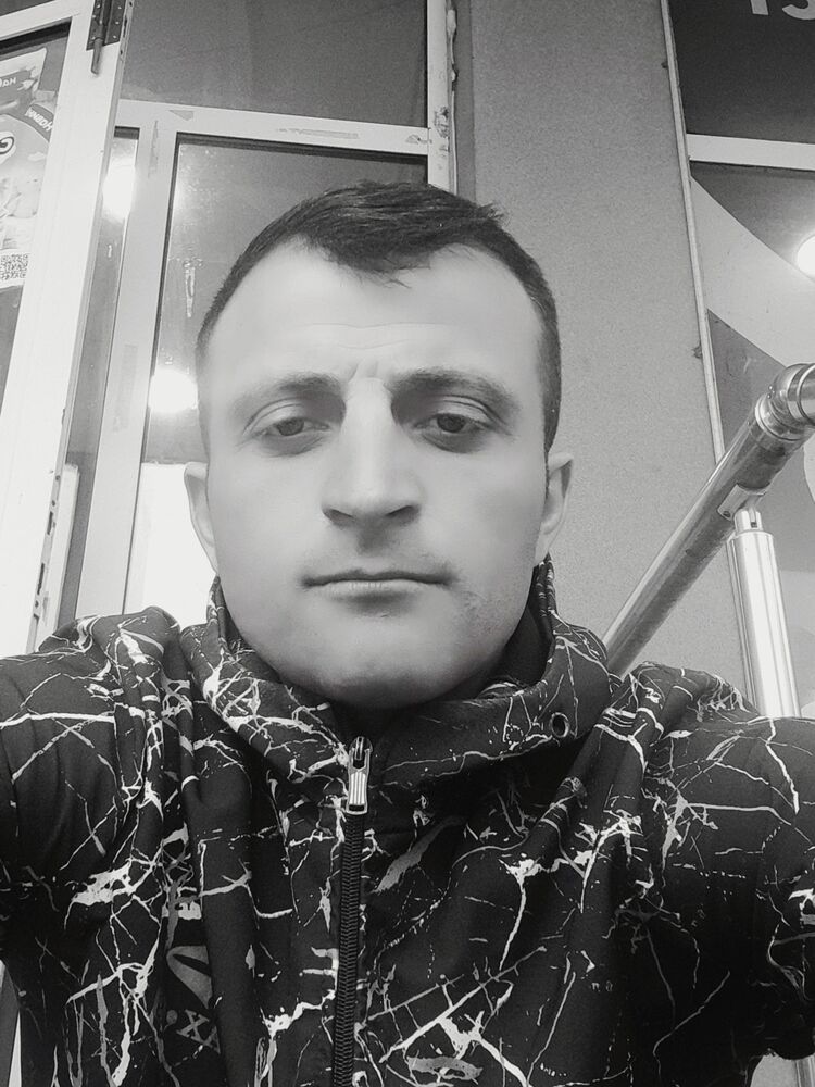  35787528  Ruslan, 31 ,    