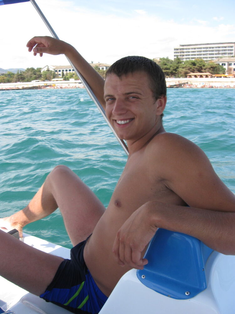  4295478  Dmitriy, 37 ,    