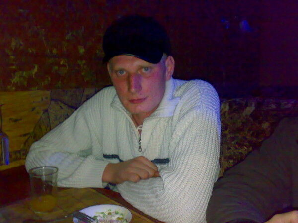  5630348  Denis, 44 ,    