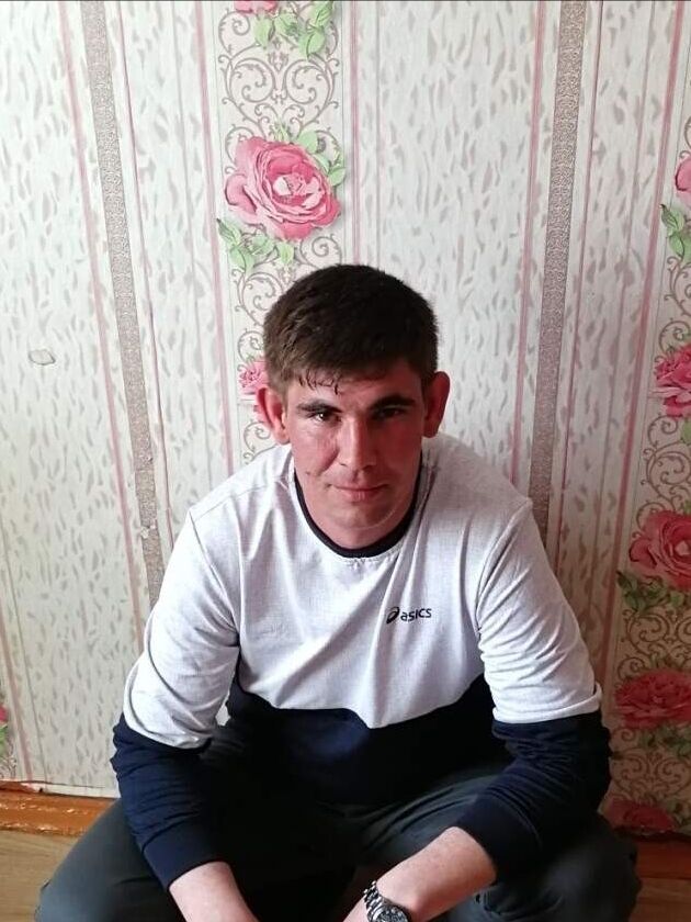  38705698  Vladimir, 38 ,    -