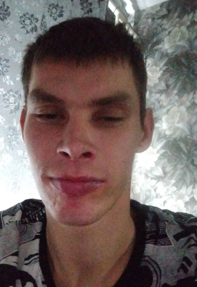  48606238  Vladislav, 28 ,    