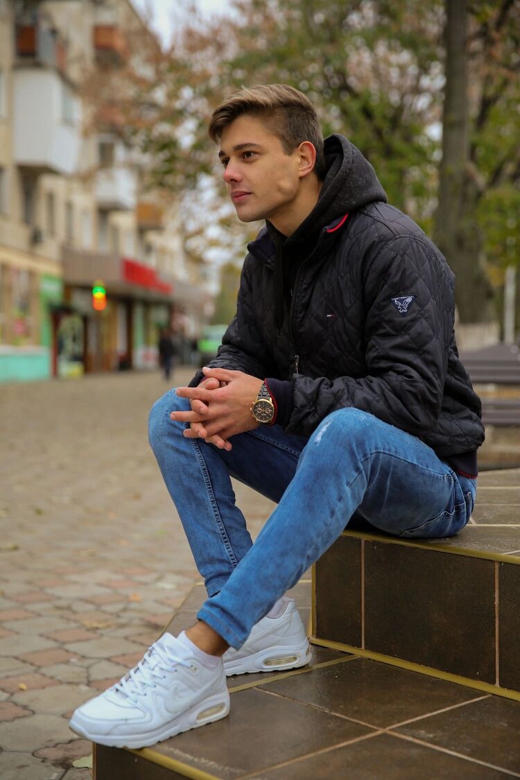  34958748  Artiom, 26 ,    -