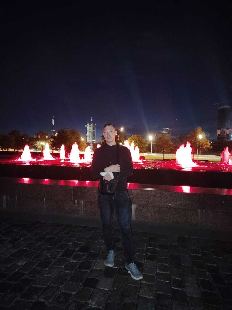  52999088  Vladimir, 29 ,    