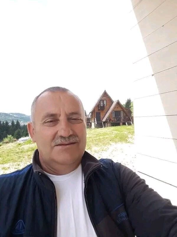  41049638  Bykavas, 49 ,    