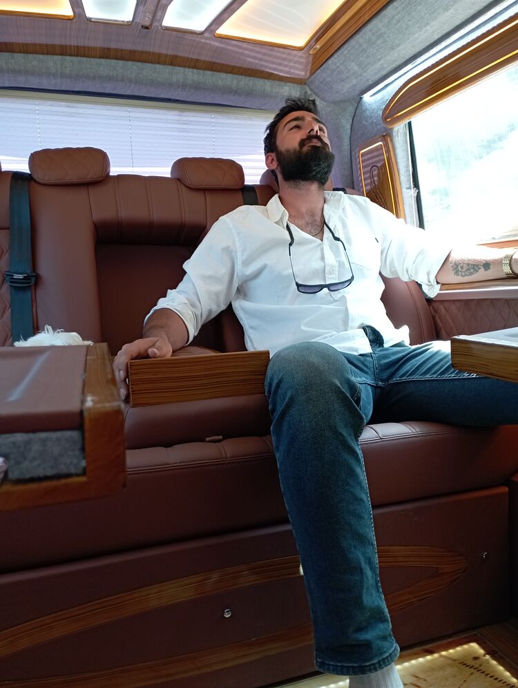  44647208  Orhan Gazi, 28 ,    