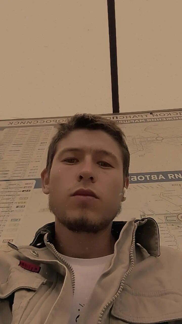  46526858  Abdumajid, 21 ,    