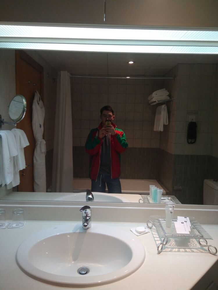  ,   Leo, 28 ,   ,   , c 