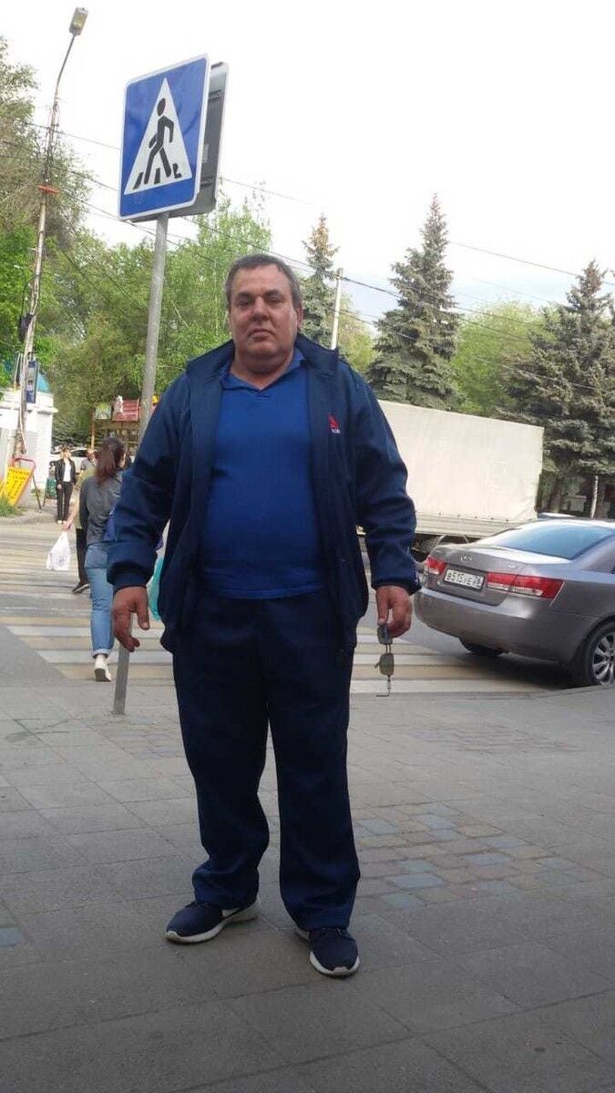  18708938  , 61 ,    