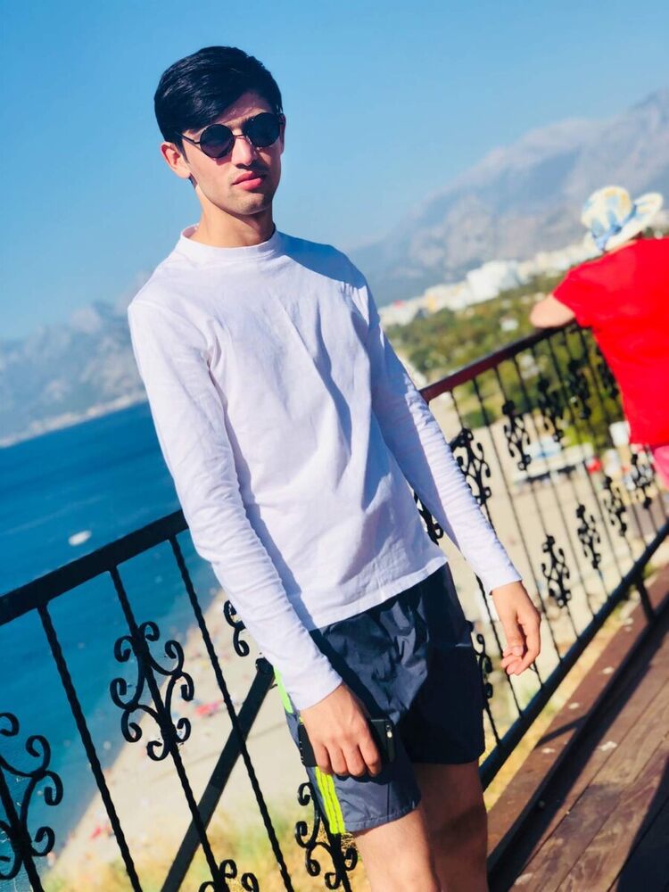  ,   Ali, 33 ,   ,   